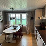 Cozy 2 Bedroom House On A Farm Just Outside Dom wakacyjny *