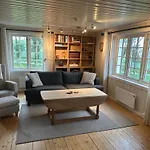 Cozy 2 Bedroom House On A Farm Just Outside Dom wakacyjny