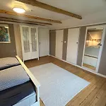 Cozy 2 Bedroom House On A Farm Just Outside Dom wakacyjny *