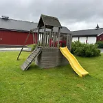 Cozy 2 Bedroom House On A Farm Just Outside