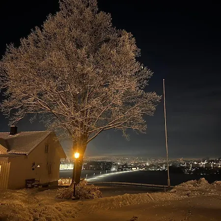 Cozy 2 Bedroom House On A Farm Just Outside