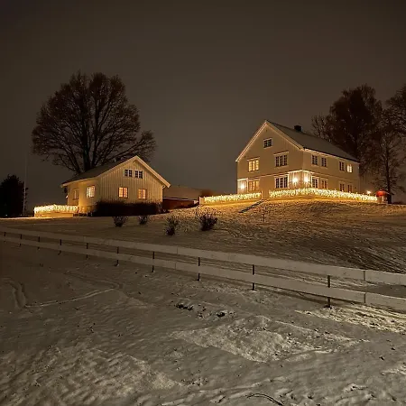 Cozy 2 Bedroom House On A Farm Just Outside Feriehus