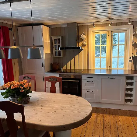 Cozy 2 Bedroom House On A Farm Just Outside