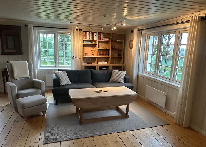 Cozy 2 Bedroom House On A Farm Just Outside Feriehus