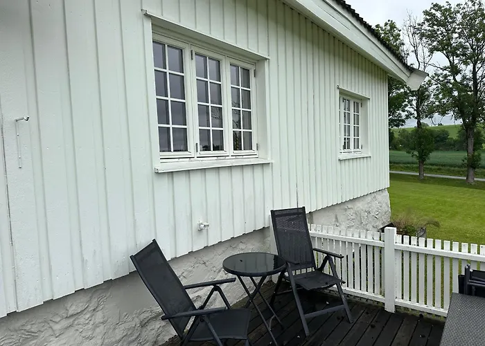 Cozy 2 Bedroom House On A Farm Just Outside Feriehus *