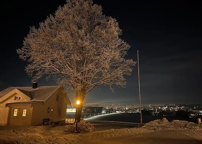 Cozy 2 Bedroom House On A Farm Just Outside