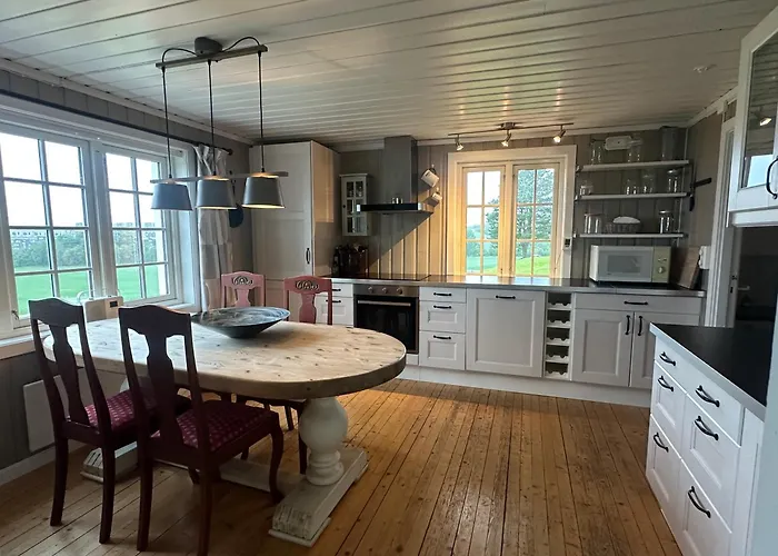 Cozy 2 Bedroom House On A Farm Just Outside Semesterbostad Lillestrøm