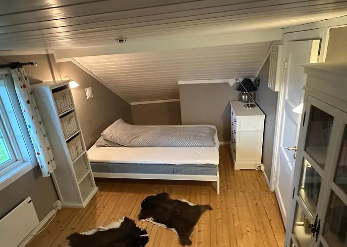 Cozy 2 Bedroom House On A Farm Just Outside *