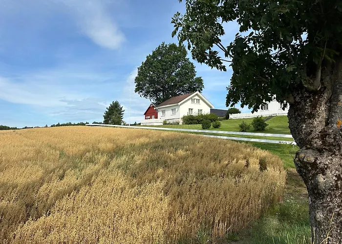 Semesterbostad Cozy 2 Bedroom House On A Farm Just Outside